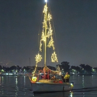 Oakland-LIghtedboat-Parade_2024