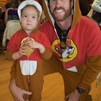 Memo Gidley of the Elliott 1050 Basic Instinct and his daughter dressed as chipmunks.