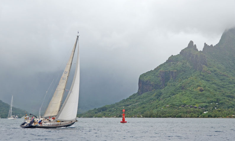 sailing into Cook's Bay