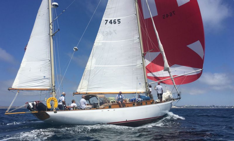 Cheerio II with spinnaker