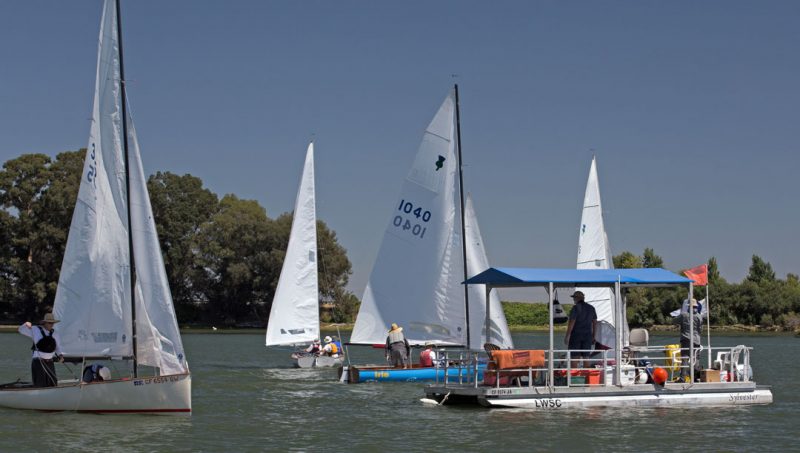 The startline pontoon boat