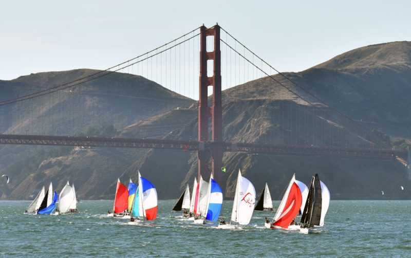 J/105 windward mark rounding