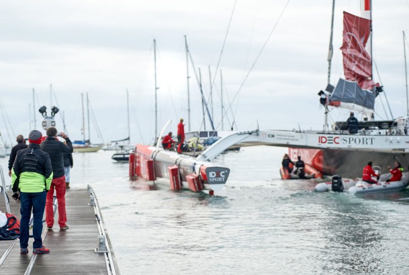 Crews help IDEC Sport leave the dock