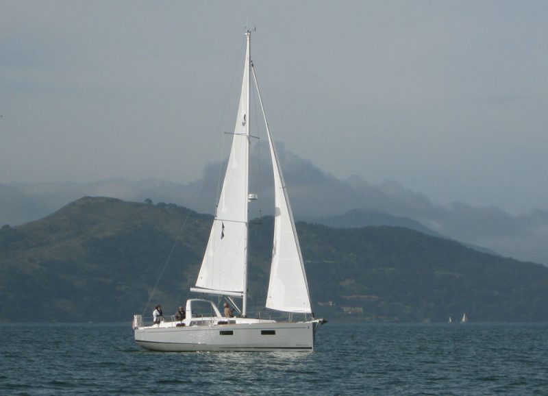 gray Beneteau