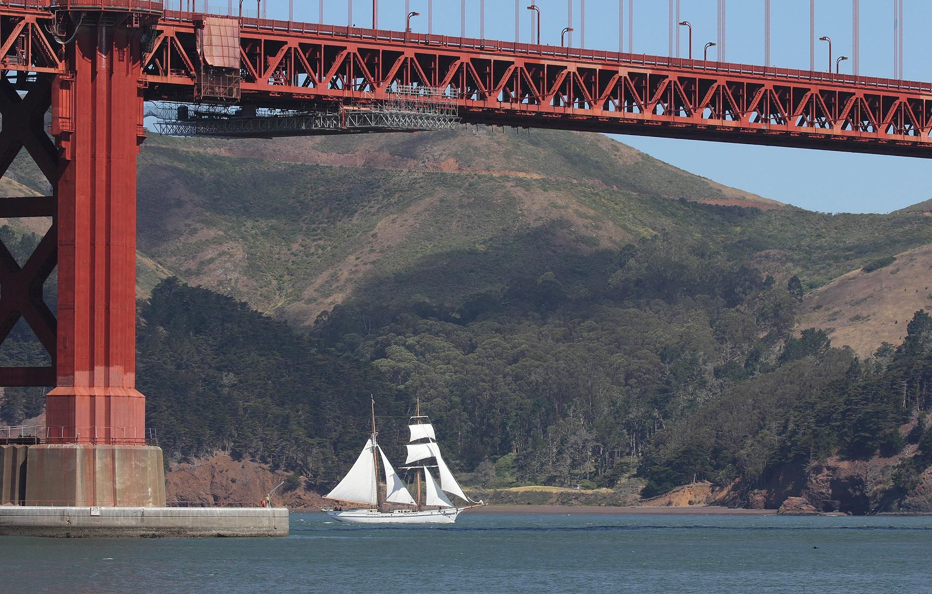 Matthew Turner sails beneath Golden Gate Bridge