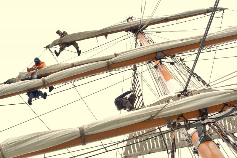 MT crew rigging for COI