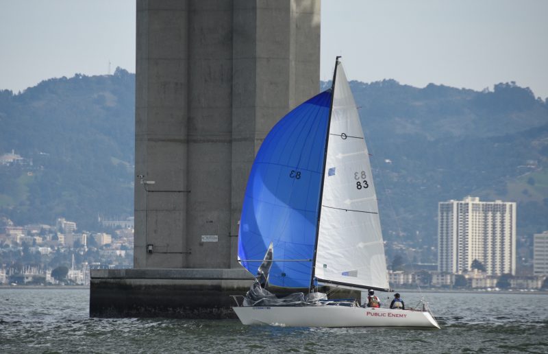 Boat rounds the bridge in 2019 Fiasco