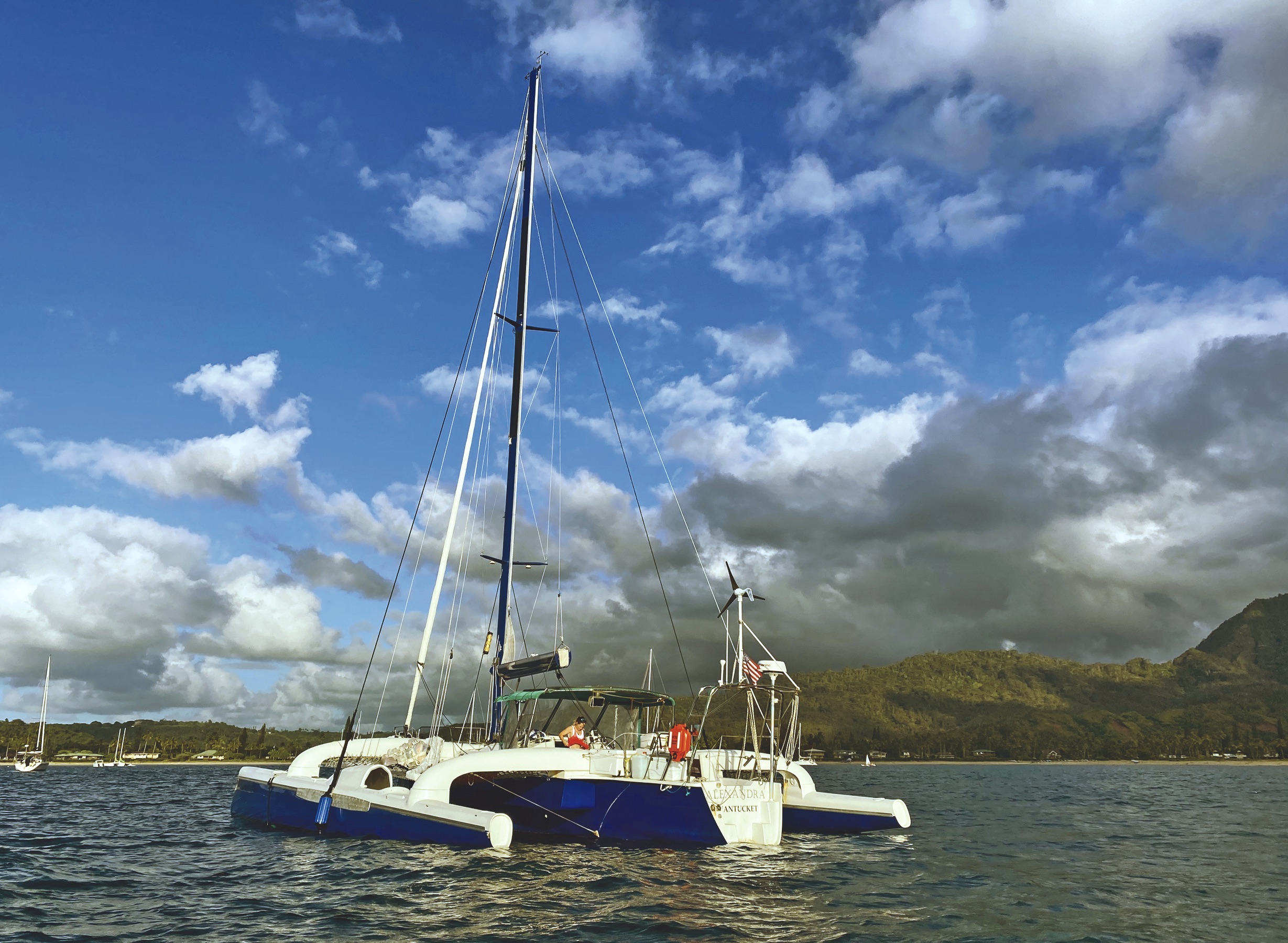 boat anchored - 32 to 33 at sea