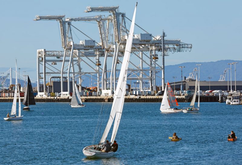 Boats, Estuary, shipping cranes