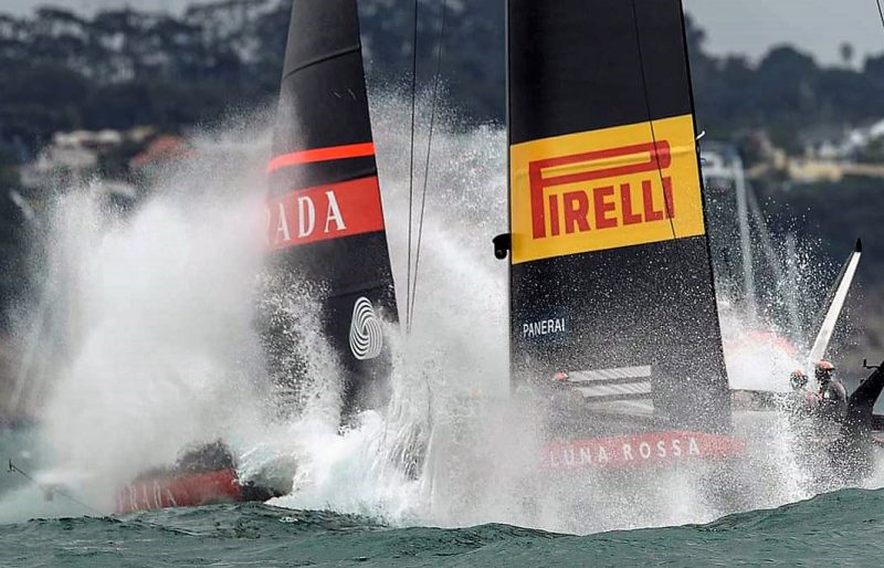 Luna Rossa splashes down