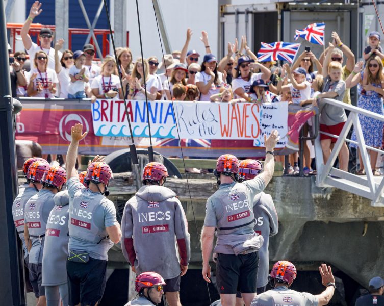 British fans and team