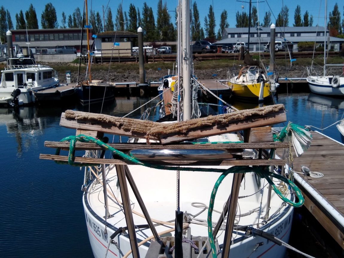 raising and lowering a sailboat mast in five minutes