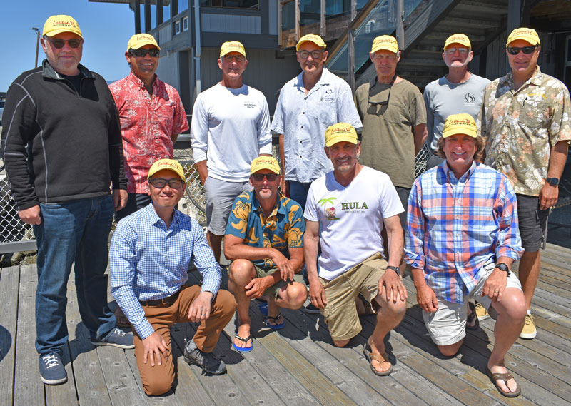 11 solo skippers with yellow Latitude hats