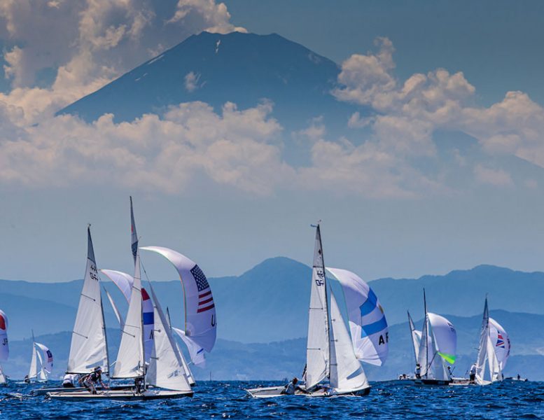 470s sailing in front of Mt. Fuji