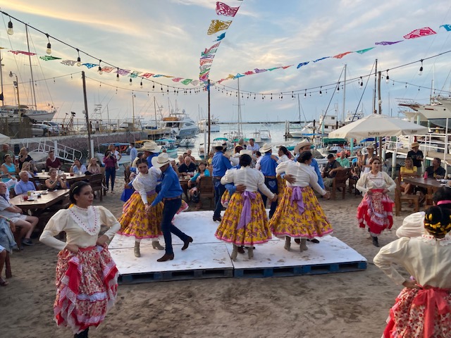 La Paz Beach Party dancing