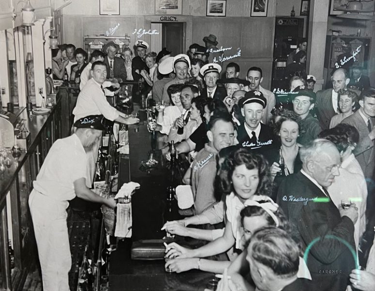 1930 bar scene