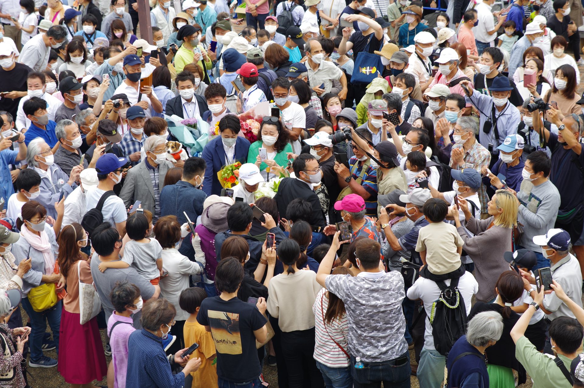 Kenichi Horie in crowd