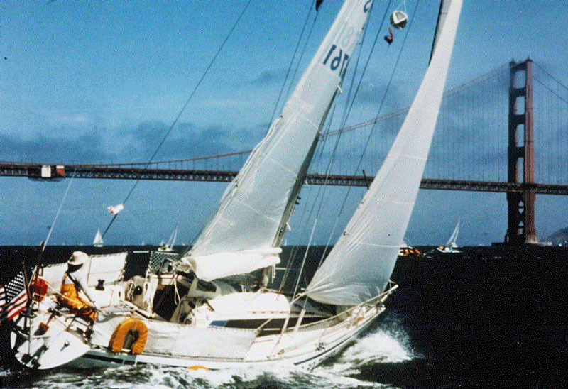 Yamaha 33 sailing, with Golden Gate Bridge