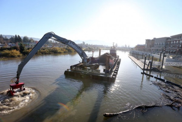 Lind Marine Dredging