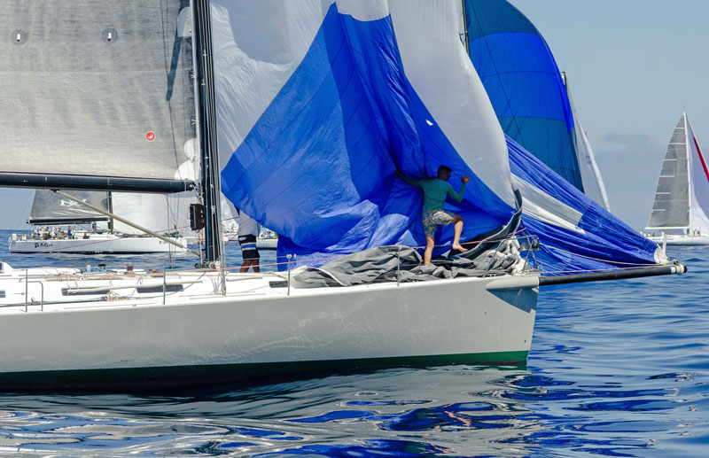 Spinnaker sagging