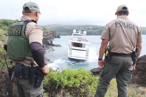 maui yacht ran aground