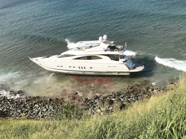 maui yacht ran aground