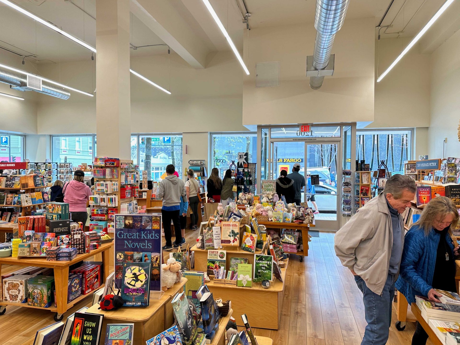 Use the Map to Get Lost at Copperfield's Books