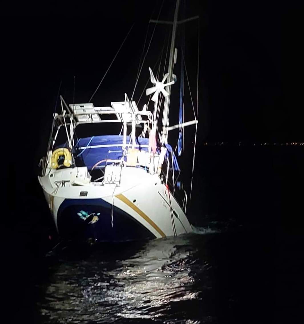 Sinking boat — "Bonhomme William"