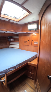 Fwd-Cabin-1