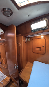 Fwd-Cabin-2
