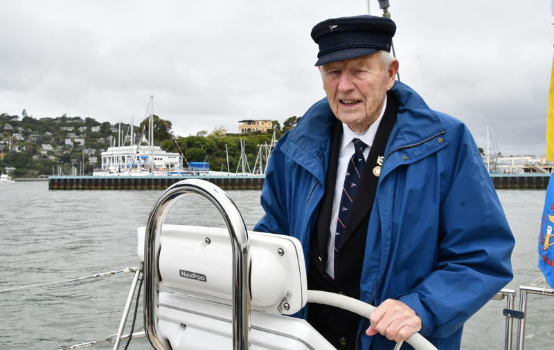 96-year-old Hans Roeben took the helm of Finistere to celebrate an already blessed life!