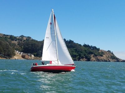 Heartstring-under-sail