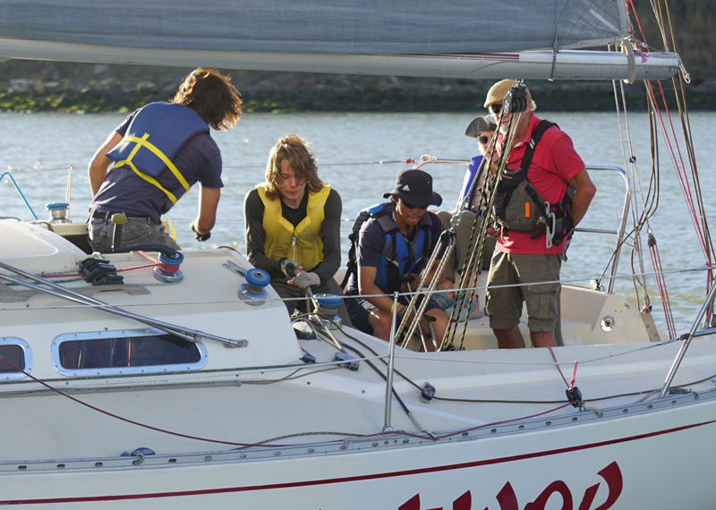 Contessa 33 Warwhoop