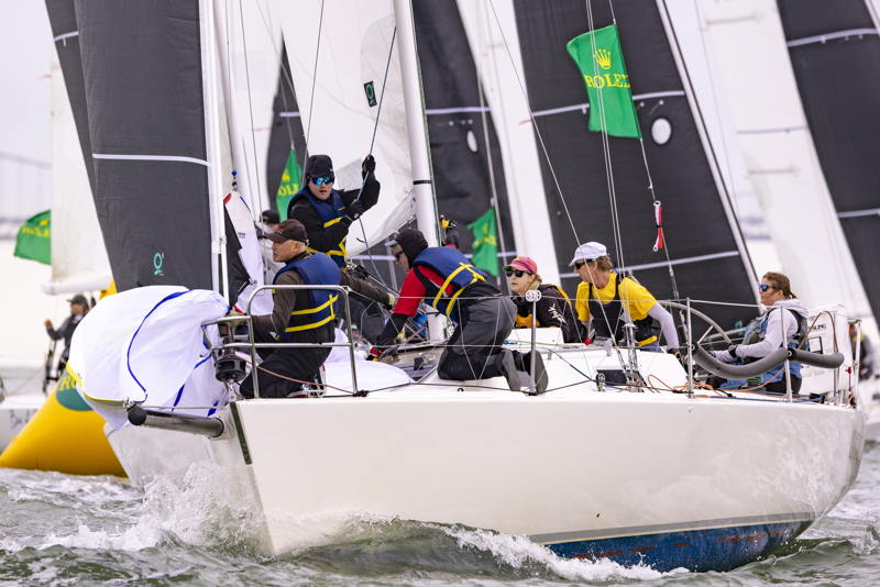 The J/105s are duking it out on the Bay.