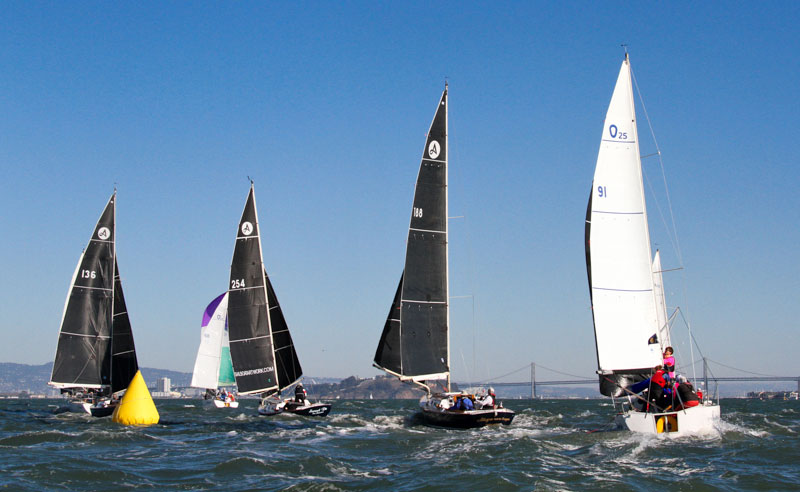 Alerion 28s and Olson 25s at a mark