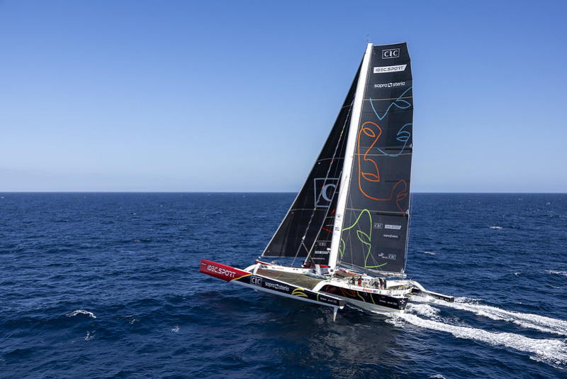IDEC SPORT is the 103' trimaran currently in the southern Indian Ocean looking to break a record.