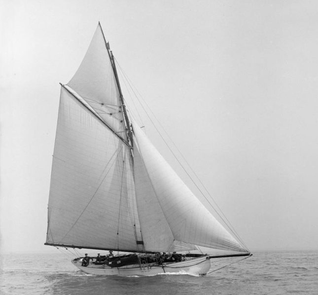 Grisette sailing in 1913. 