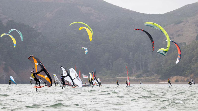 Wing sailors, kiteboarders and windsurfers