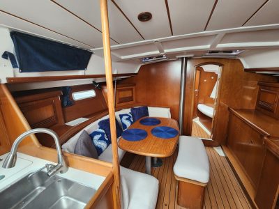 05_20_Interior_Salon_Wide_From_Galley