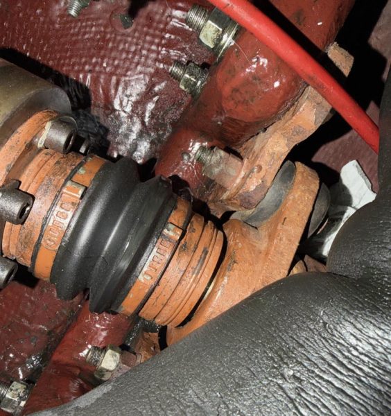 While checking the oil we found that grease was oozing out of the u-joint bellows. Another puzzling project.