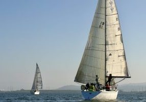 Light wind days can be a staple of Fall sailing on the Bay. 
